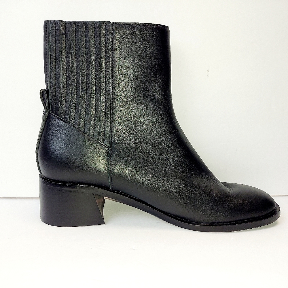 Dolce Vita Linny H2O Women's size 9.5 Black Leather Ankle Boot Slip On 2" Heel